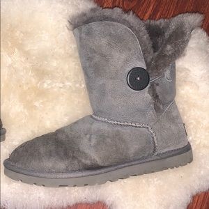 Gray uggs